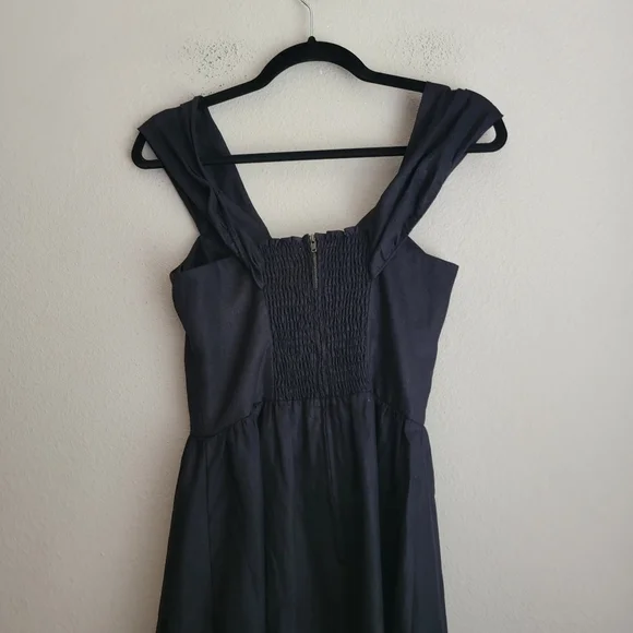 Reformation Barrington Linen Dress in Black size 4 NWT Reformation Barrington Linen Dress in Black size 4 NWT